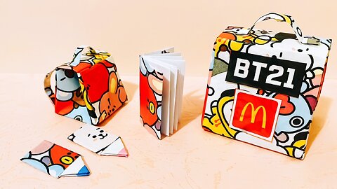 I turned the paper bag into a mini schoolbag! Super cute