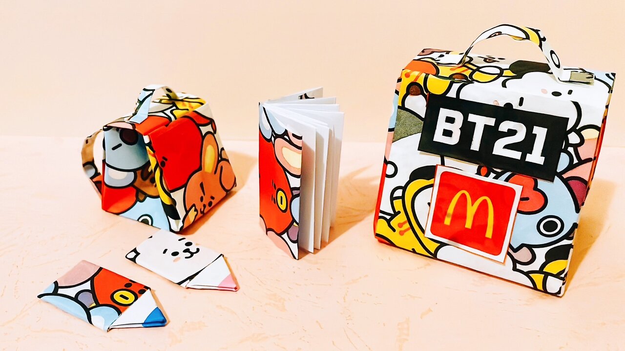 I turned the paper bag into a mini schoolbag! Super cute