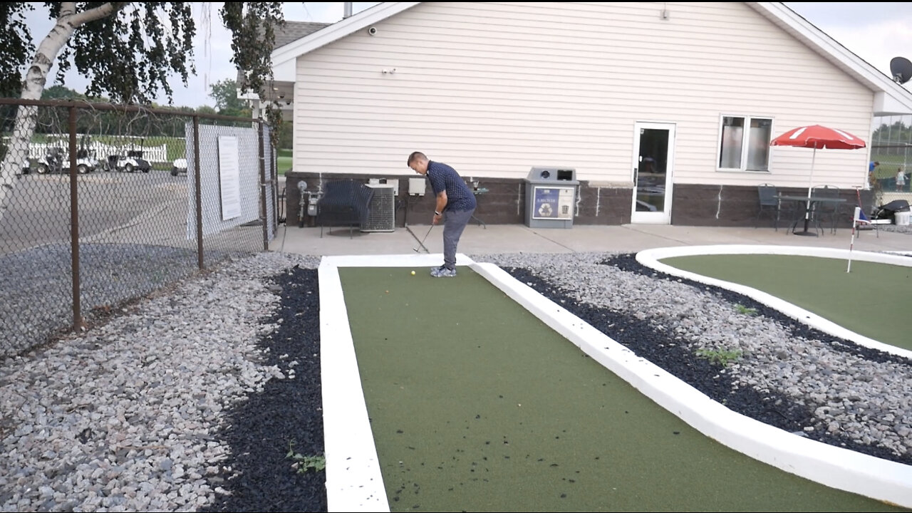 Luckiest Mini Golf Shot You’ll Ever See 😱