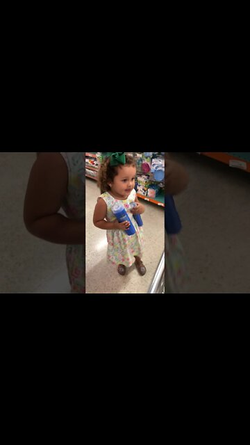 HOJE EU VOU CUIDAR DO MEU CABELO [ COMPRANDO SHAMPOO ] - #shorts #linda #bebe