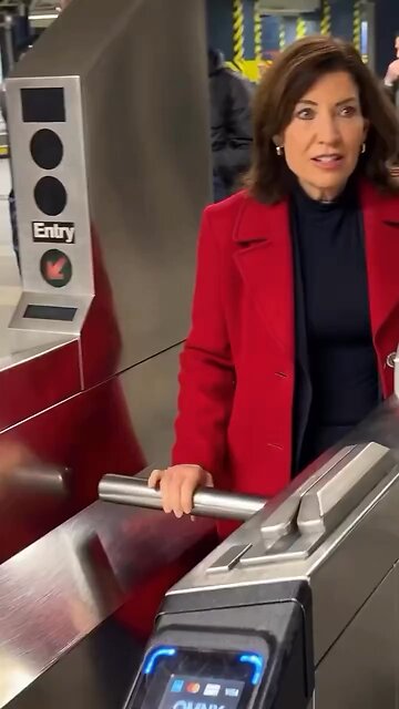 🚨 KATHY HOCHUL’S HYPOCRISY EXPOSED: Why Won’t She Ride the Subway Without Security?