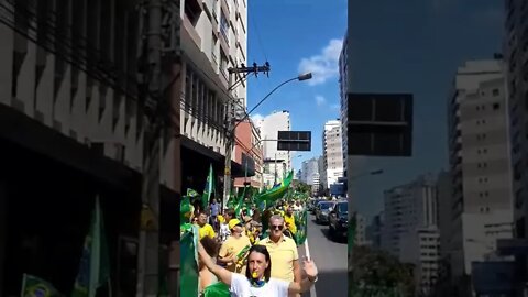 Juiz de Fora - MG, 01/05/22, povo na rua em apoio ao presidente Bolsonaro e pauta de liberdades.