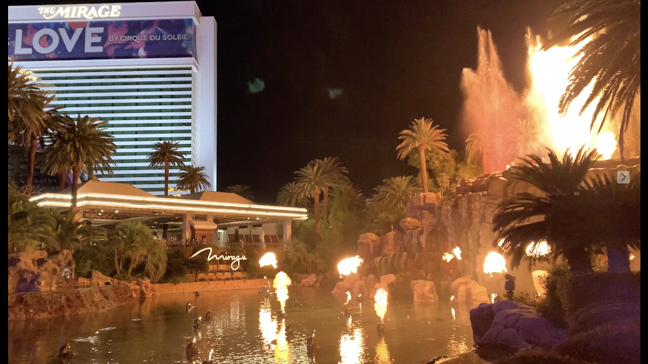Volcano show at the Mirage Las Vegas