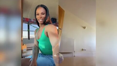 Hombre Pone Chica Fitness En Su Lugar