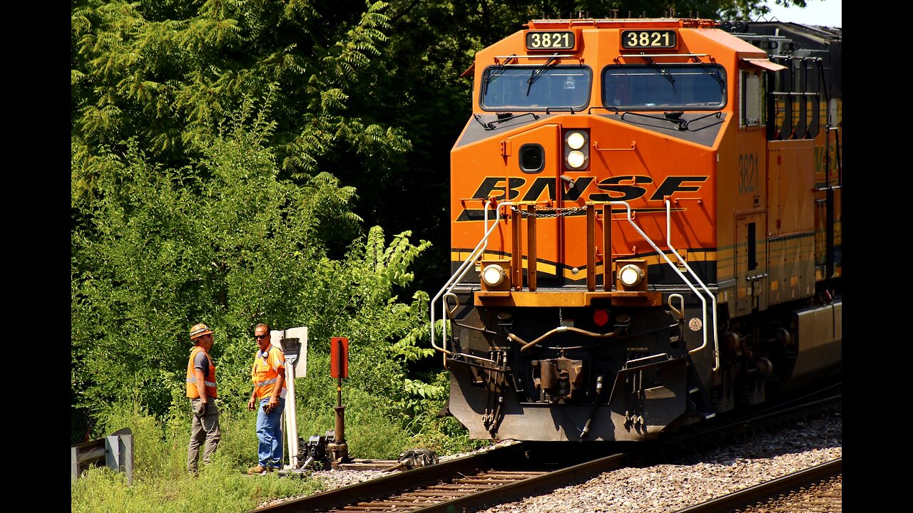 Rochelle, Illinois - BNSF, Union Pacific and CSX at Virtual Railfan Cam Location (Part 2 of 2)