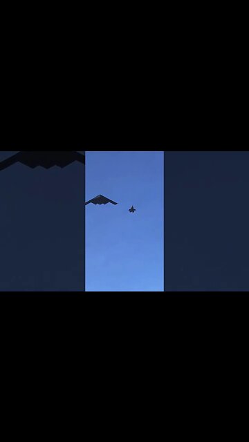 B-2 Bomber being escorted by F-35Bs ! #avgeeks #aviation #usa #f35