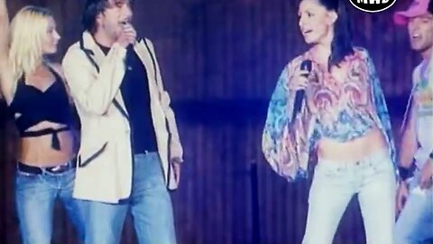 Helena Paparizou - Anapantites Kliseis (Live 2004)