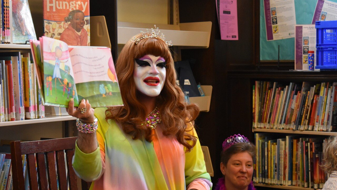 Drag Queen Story Hour – Teaching Kids to Read?