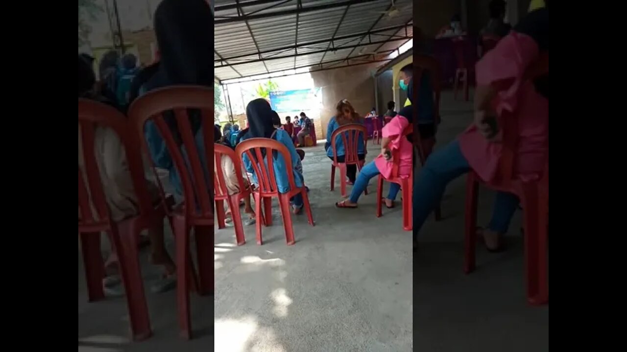 antrian di vaksin 😳
