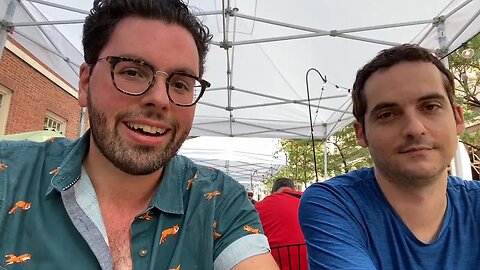 Interview with @HereBeBarr (New York Vlogger) at Fraunces Tavern