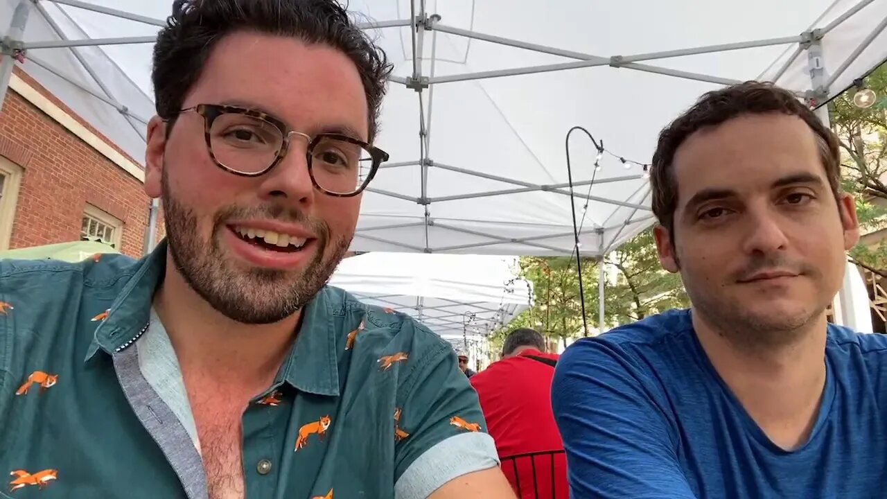 Interview with @HereBeBarr (New York Vlogger) at Fraunces Tavern