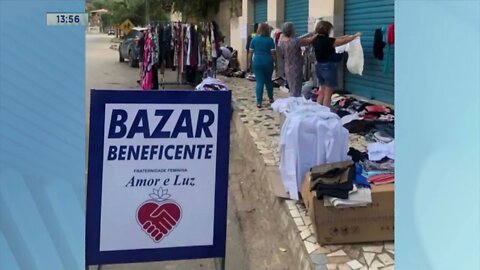 Bazar beneficente de roupas no Distrito de Pontal