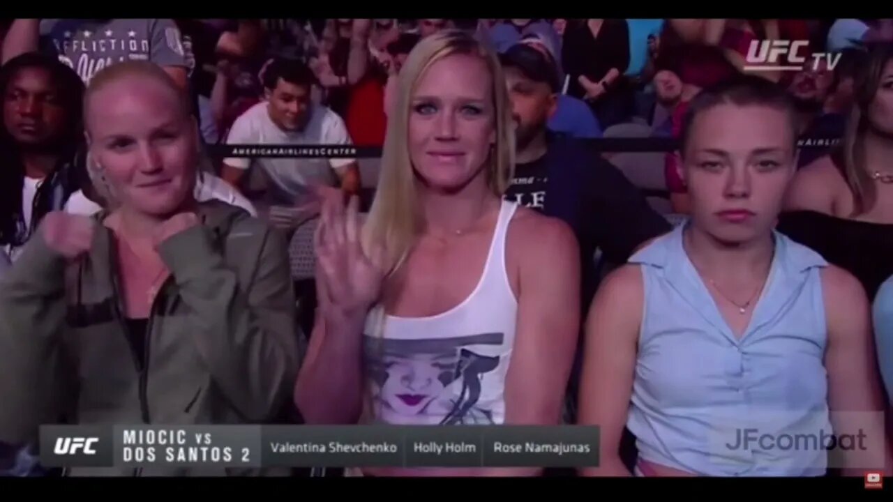 awkward ufc cam made me decide to laugh