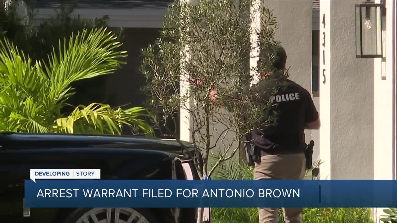 Tampa Police attempting to arrest former Buccaneers receiver Antonio Brown