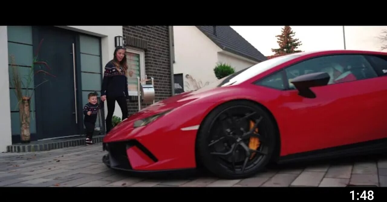 Santa Claus has a Present Lamborghini Huracan Performante