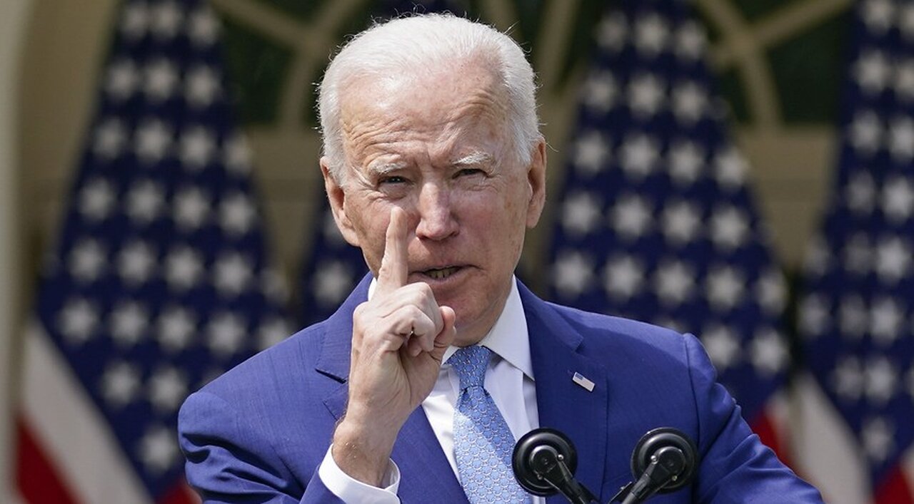 Biden's Brain Breaks Mid-Sentence, Makes Bizarre Claim About 'TN Three'