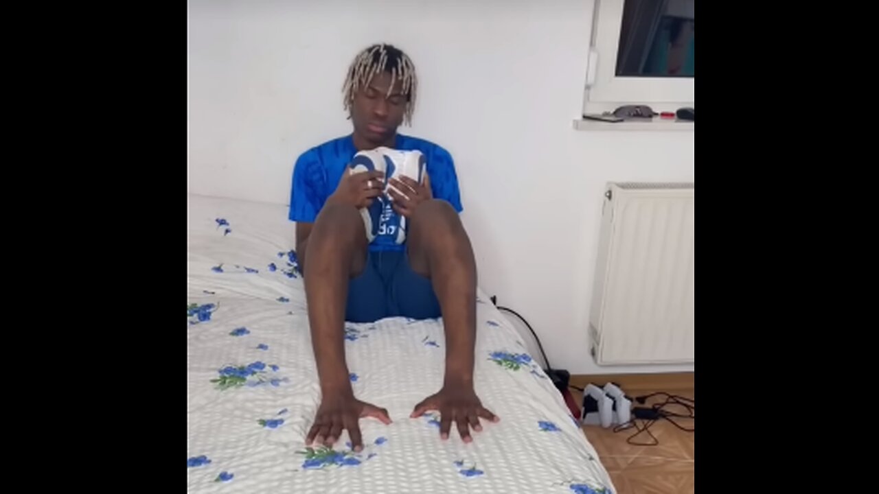 I have shoes but I don't have the feet