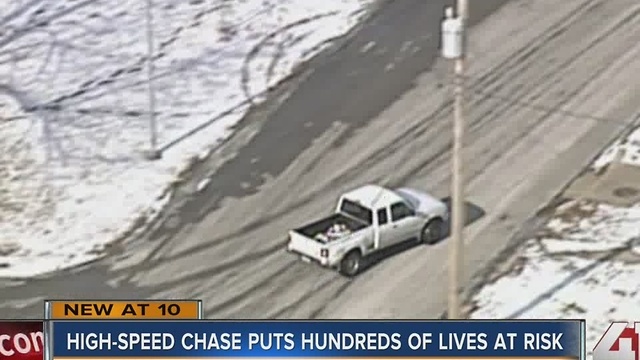 Man in custody after hour-long chase in KC metro