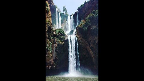 Waterfall and beauty 🏞️💦
