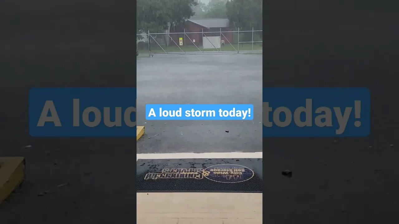 lots of lightning 🌩!