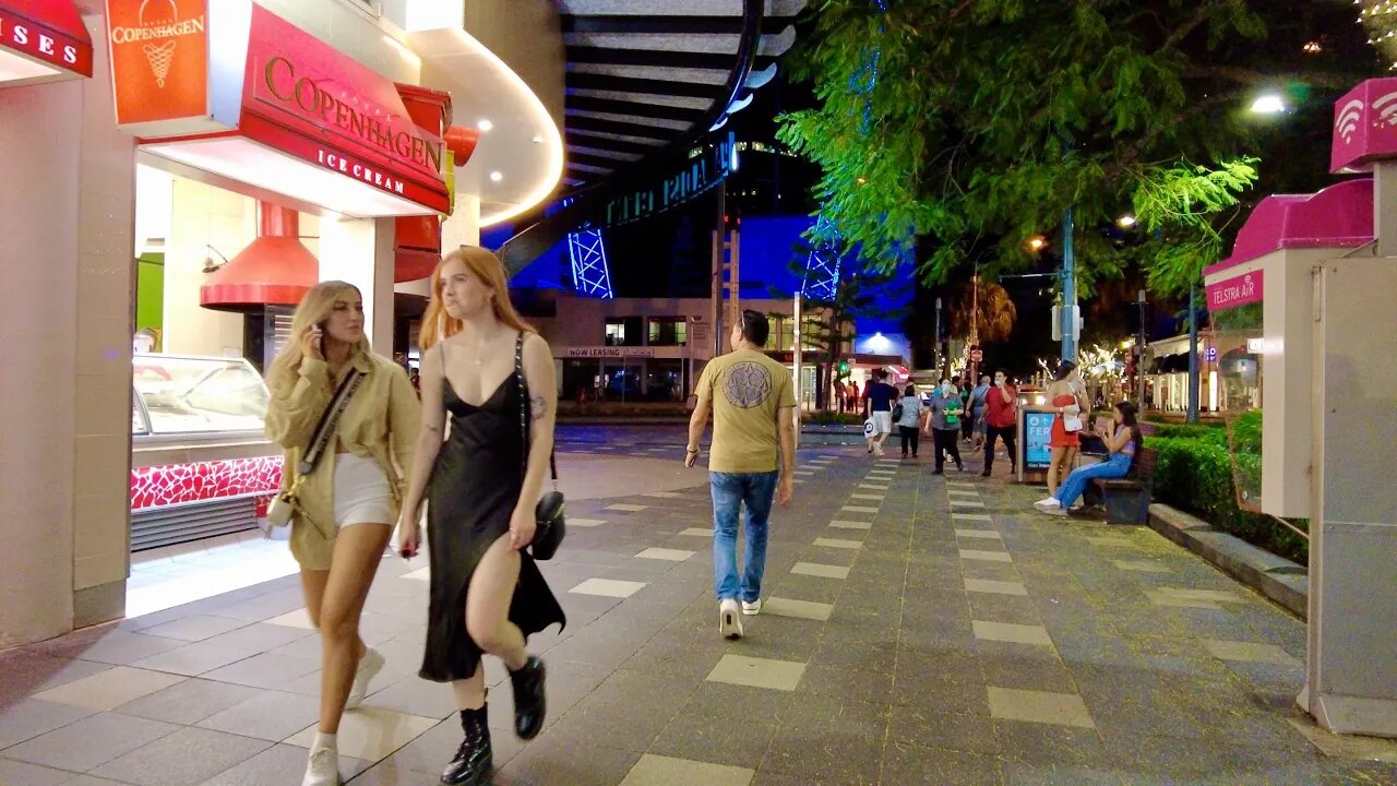 East Coast Nightlife on the Gold Coast || AUSTRALIA - QUEENSLAND