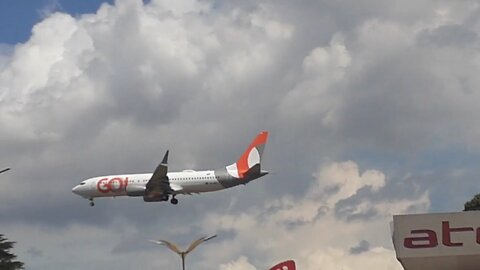 Boeing 737 MAX 8 PR-XMC na aproximação final antes de pousar em Manaus vindo de Brasília