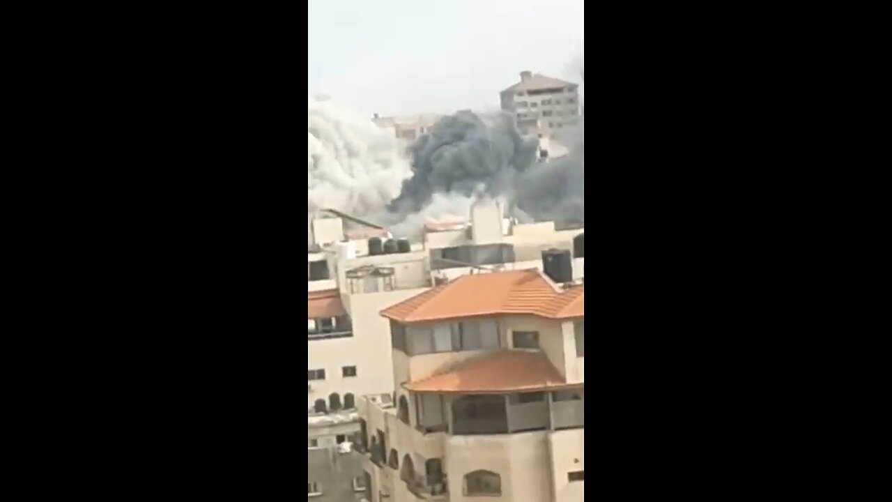 Israeli warplanes have reportedly bombed the Islamic University in the Gaza Strip