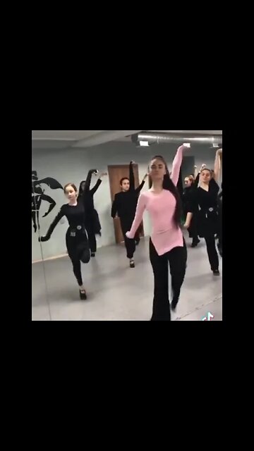 КРАСИВЫЕ ДЕВУШКИ ТАНЦУЮТ ЛЕЗГИНКУ КРАСИВАЯ ЛЕЗГИНКА И ДЕВУШКИ #shorts