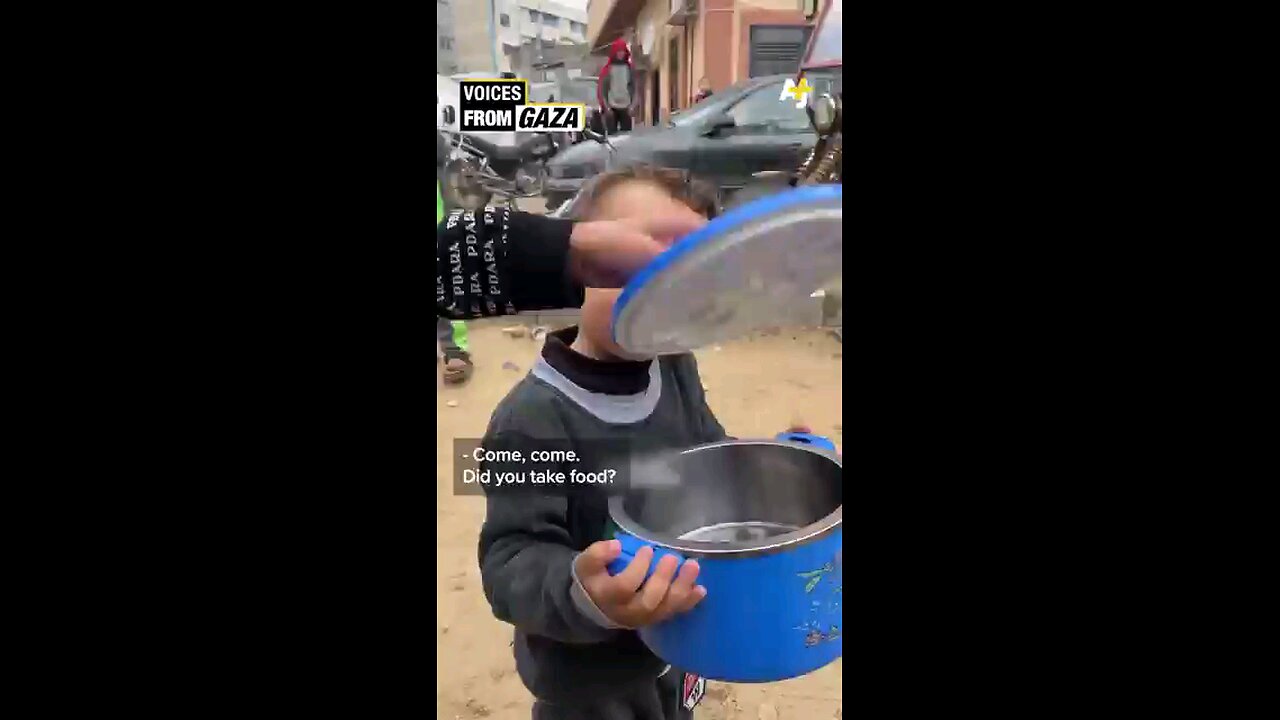 a child didint get food after waiting for 2 hours