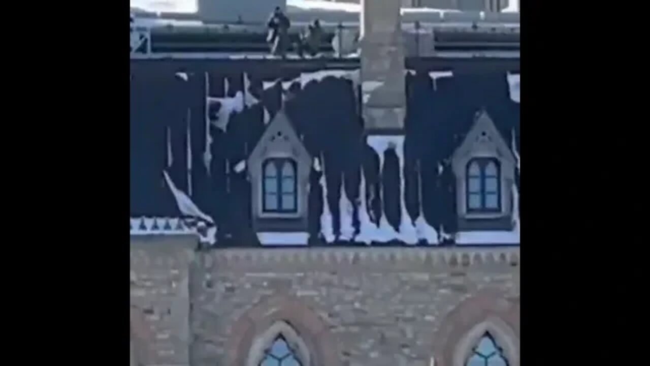 Canada: Armed snipers on the roof of the parliament in Ottawa