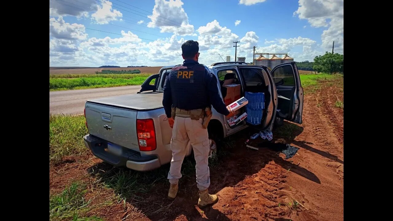 Após perseguição, PRF prende contrabandista transportando 15 mil maços de cigarros