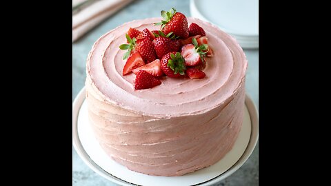 How to make strawberry 🍓 cake 🎂 At home