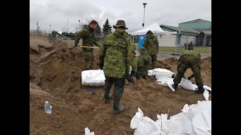 L'armée s'affaire à sécuriser un tronçon de route à Rigaud