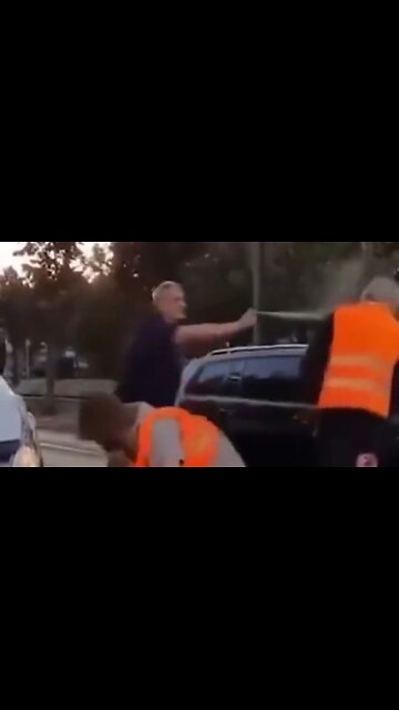 Fed Up Driver Seasons Some Climate A-Holes With Pepper Spray For Blocking Road