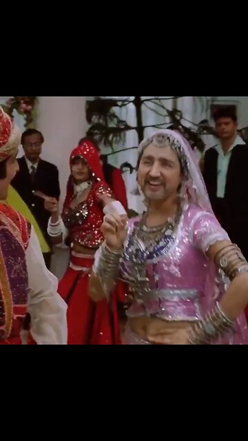 Trudeau Dances & Sings in Indian Dress