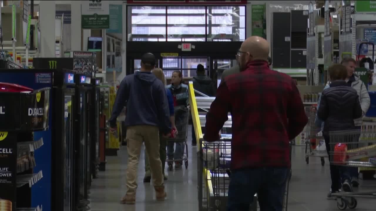 'Line outside the door': Northeast Wisconsin businesses see high Black Friday customer traffic