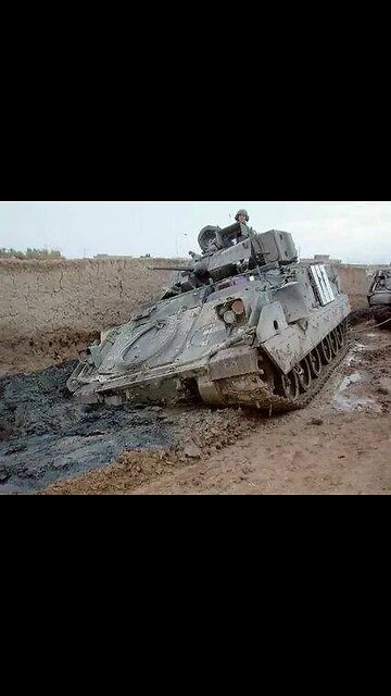 Vehiculo M2A2 Bradley ODS-SA de la OTAN/Ucrania destruido en Zaporozhye