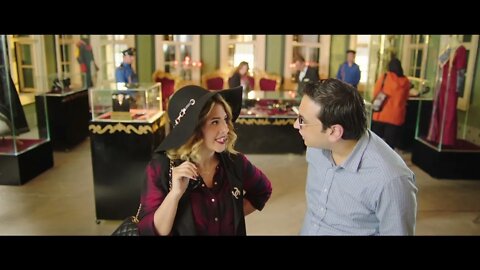 خطة غبية من نيللي و شريهان لسرقة عقد الجدة بطة من المتحف