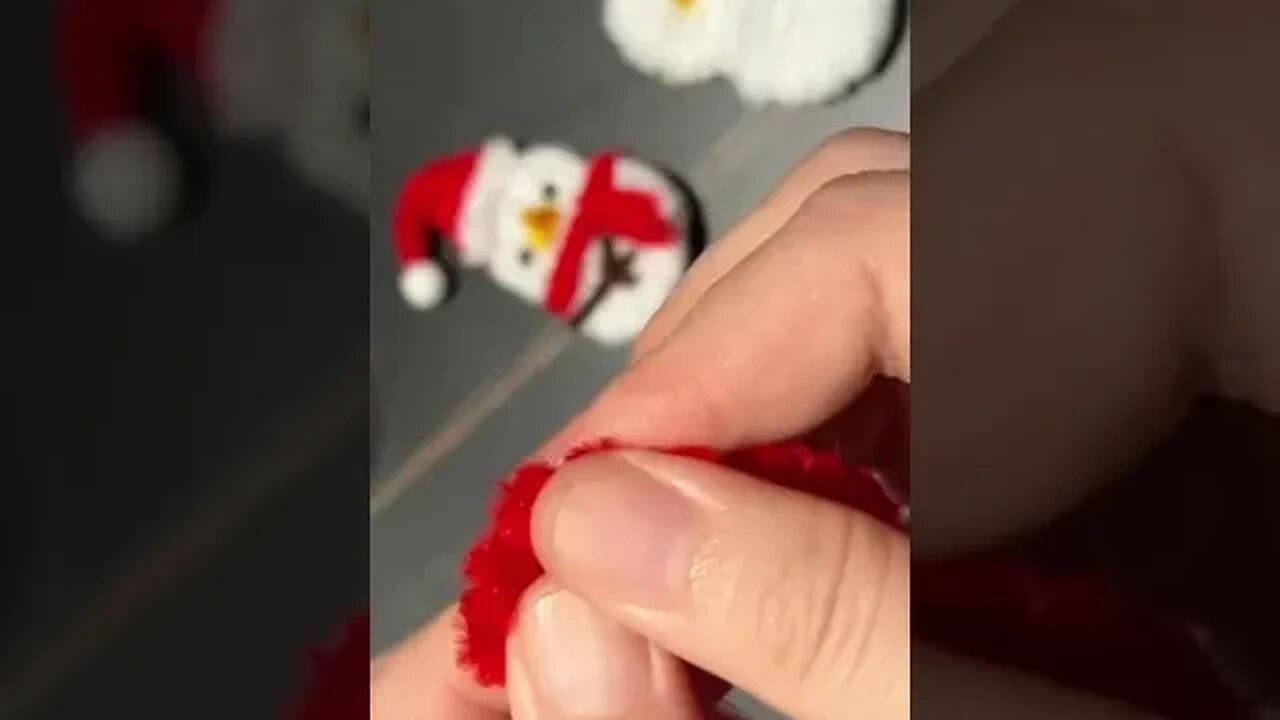 Handmade diy pipe cleaner cute snow man tutorial #handmade #DIY #handmadegifts #handmadecraft#Christ