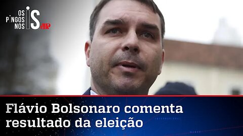 Flávio Bolsonaro pede 'cabeça erguida' e continuidade da luta pelo Brasil