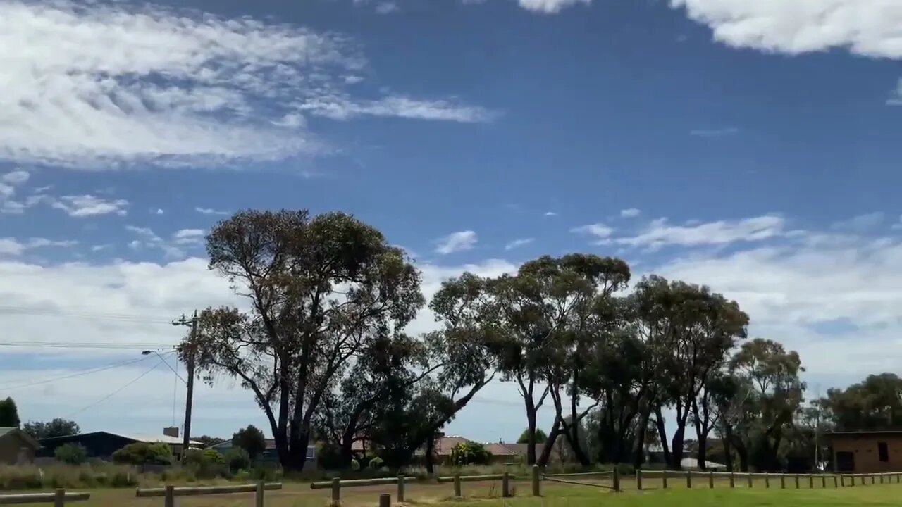 Is this kind of shape cloud normal 🧬!?