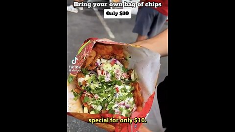 BUYING THE CHEAPEST TASTY STREET FOOD🇺🇸👩‍🍳🌮🚛🚶‍♂️FROM DMV FOOD TRUCK IN VIRGINIA🚛🥙👨‍🍳🚶‍♀️💫