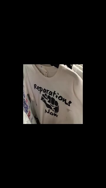 Even their T shirts are demanding freebies!😁