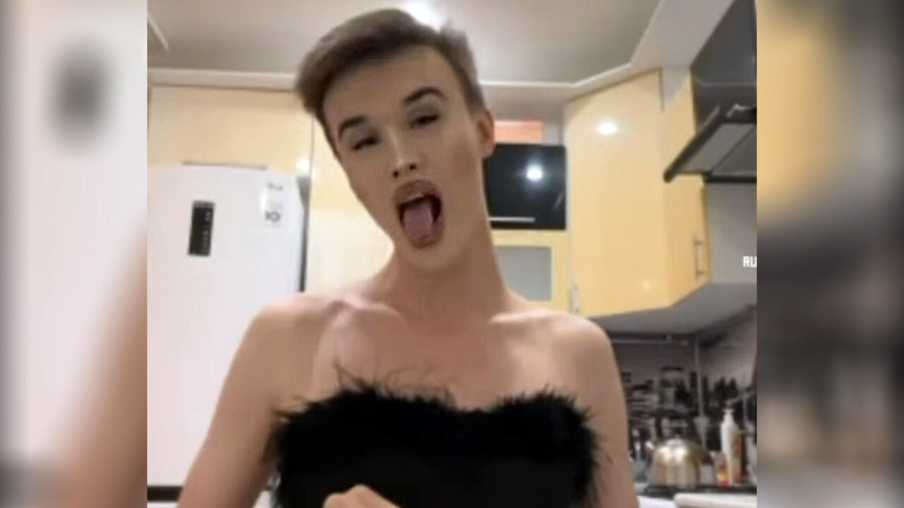 The tragic story of a Russian transvestite—his lover was killed by Ukrainians in the war.