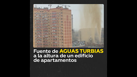 Revienta un gaseoducto provocando una gran columna aguas turbias cerca de Moscú