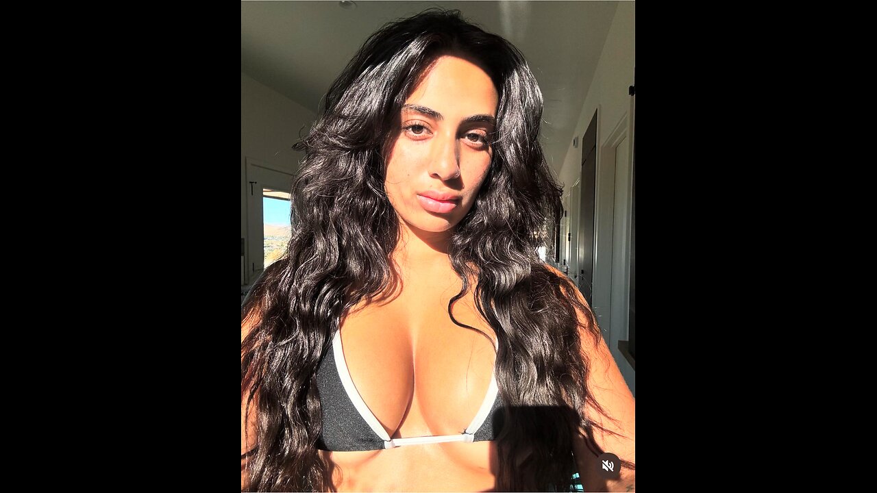 Face Of a Gold Digger