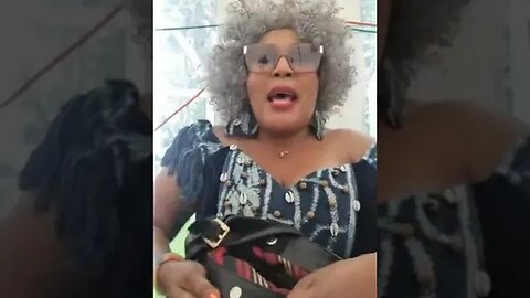 Flore de Lille Veuve Joyeuse elle voit les choses sous un nouveau jour. La décision du retour 100 X