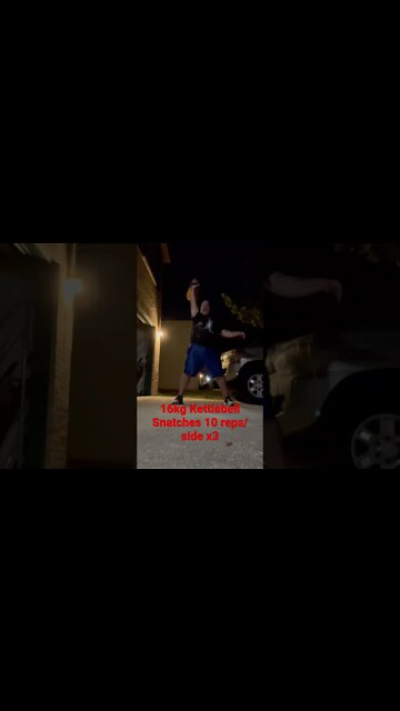 #fitness 16kg Kettlebell Snatches 10reps/ arm 3 sets #shorts