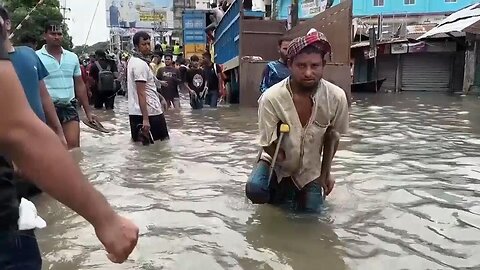 Waters start to recede in Bangladesh after deadly floods, but many stranded