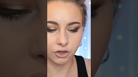 contoured puky lips #shorts #makeup #howto